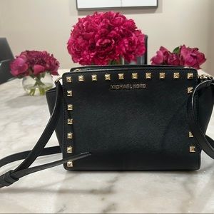 💖💖HP💖💖Michael Kors Black Leather Studded Crossbody